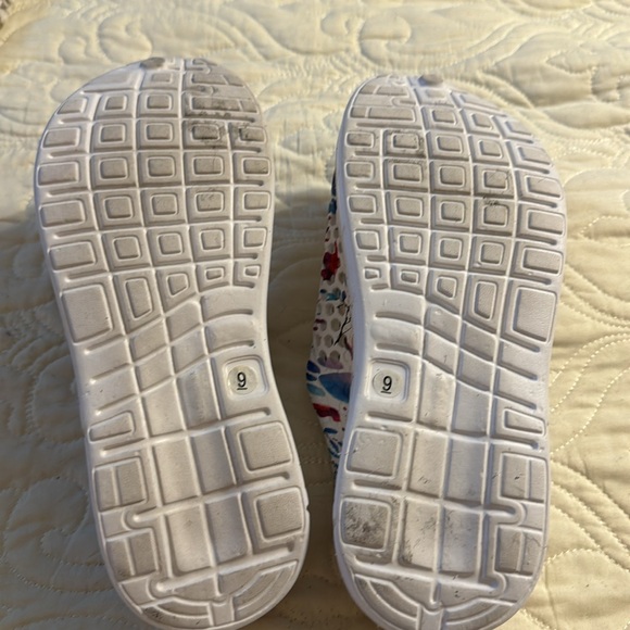 Animal Rescue Clogs - Picture 4 of 4